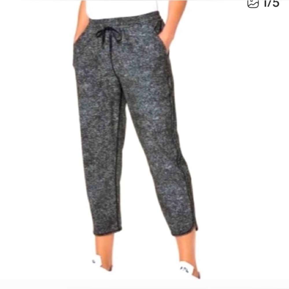 (***Plum color)Lululemon Keep ot Classic pant in light plum.